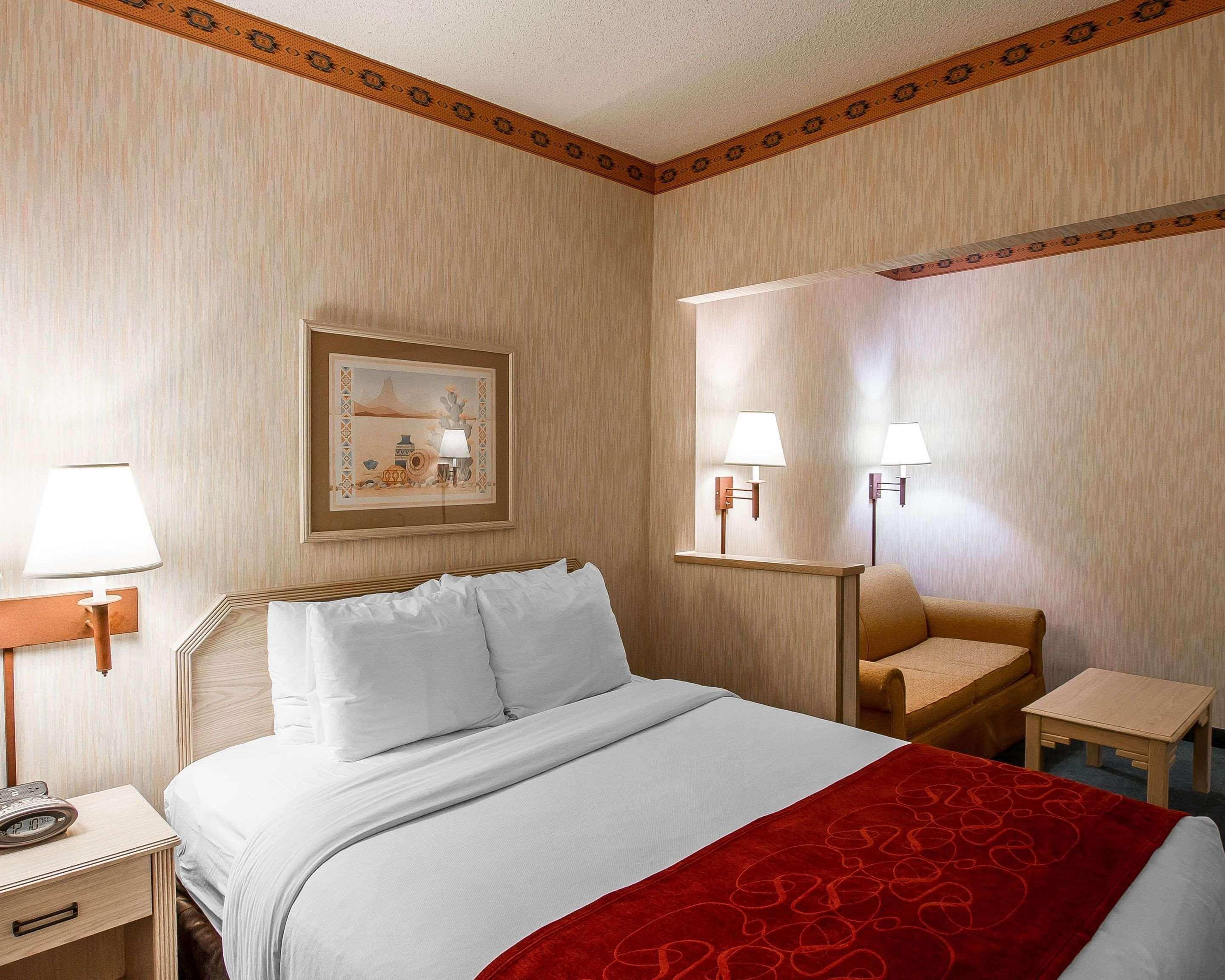 Comfort Suites Peoria Sports Complex Exterior photo