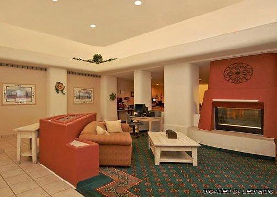 Comfort Suites Peoria Sports Complex Interior photo
