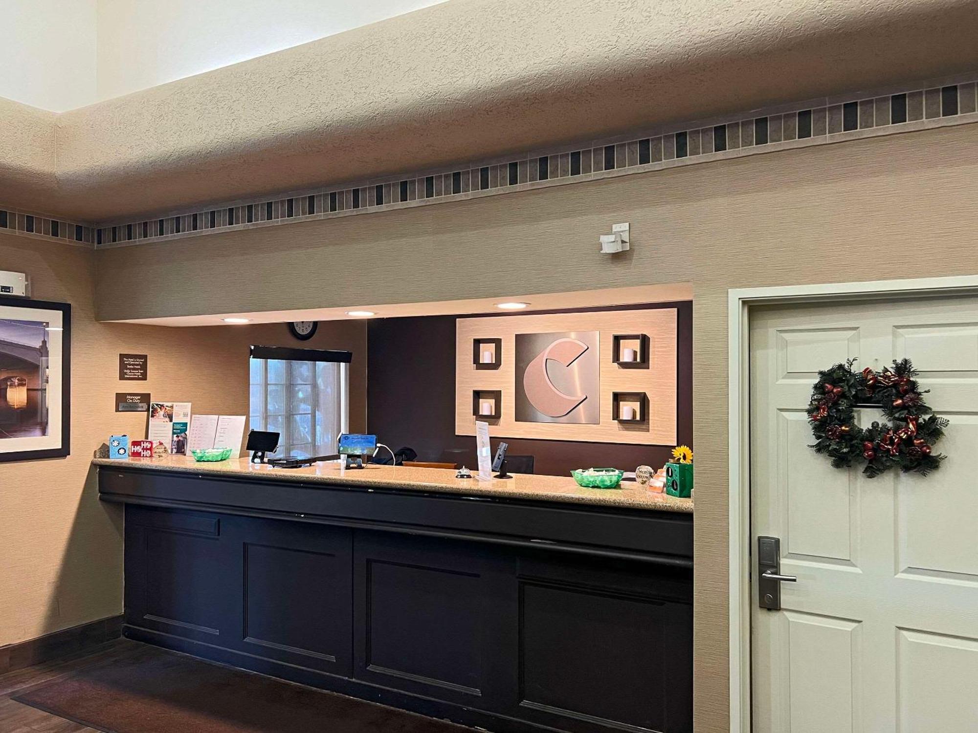 Comfort Suites Peoria Sports Complex Exterior photo