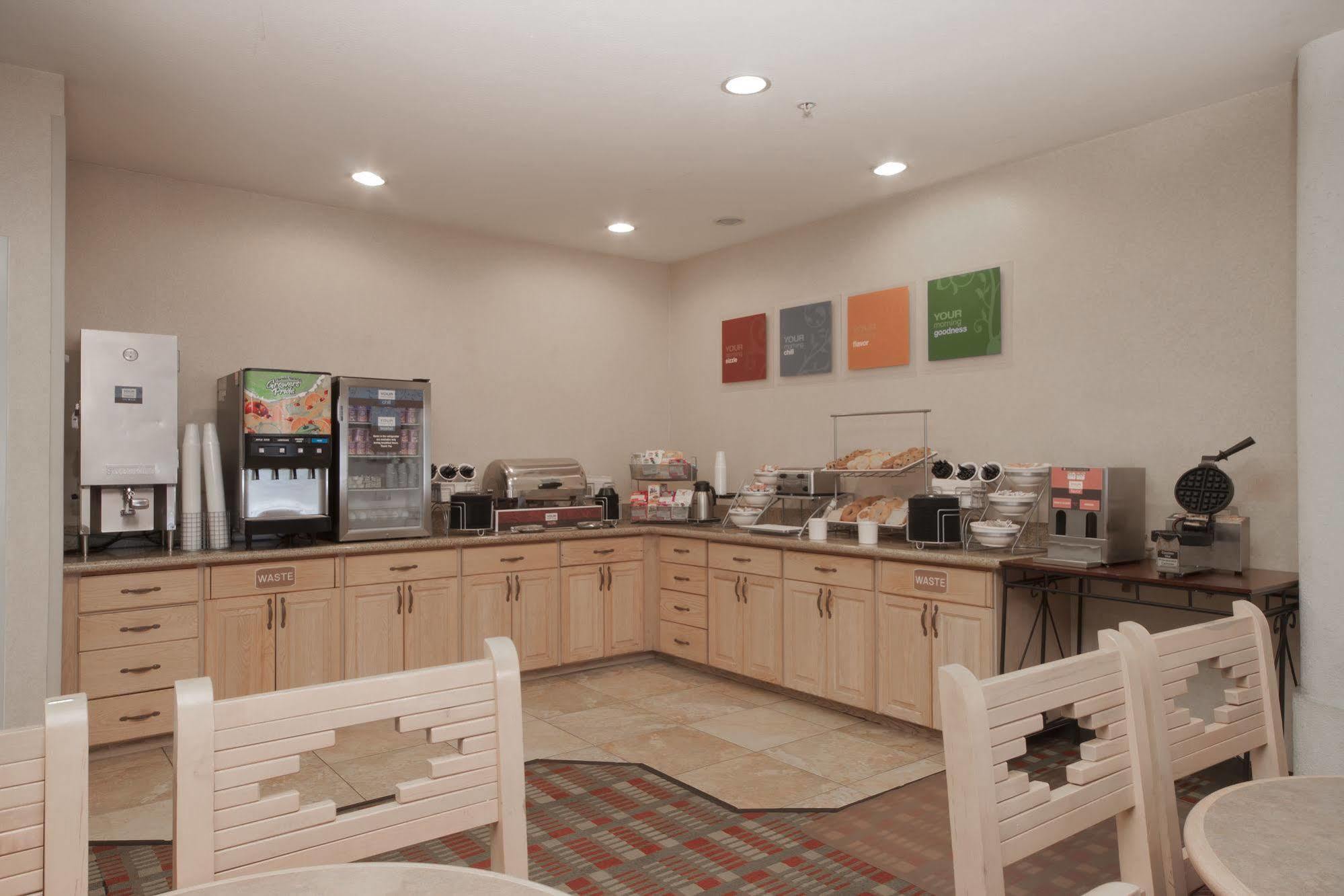 Comfort Suites Peoria Sports Complex Exterior photo